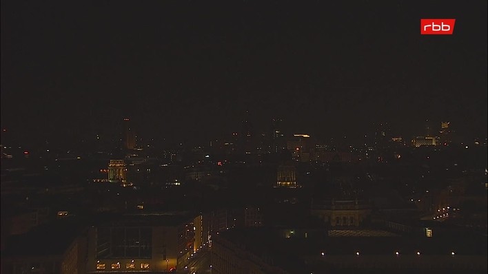 Archiv Foto Webcam Berlin: Rotes Rathaus und Berliner Dom