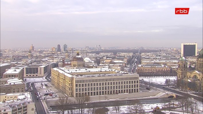 Archiv Foto Webcam Berlin: Rotes Rathaus und Berliner Dom