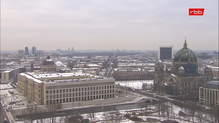 Archiv Foto Webcam Berlin: Rotes Rathaus und Berliner Dom