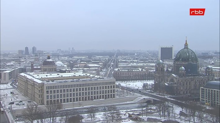 Archiv Foto Webcam Berlin: Rotes Rathaus und Berliner Dom
