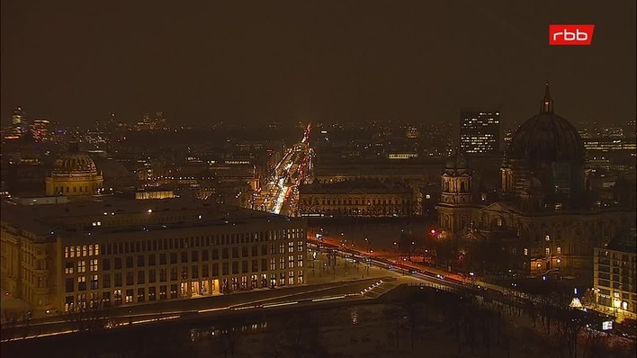 Archiv Foto Webcam Berlin: Rotes Rathaus und Berliner Dom