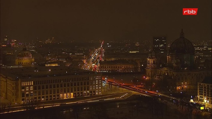 Archiv Foto Webcam Berlin: Rotes Rathaus und Berliner Dom