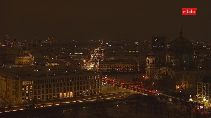 Archiv Foto Webcam Berlin: Rotes Rathaus und Berliner Dom