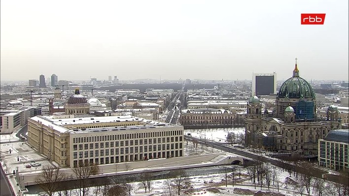 Archiv Foto Webcam Berlin: Rotes Rathaus und Berliner Dom