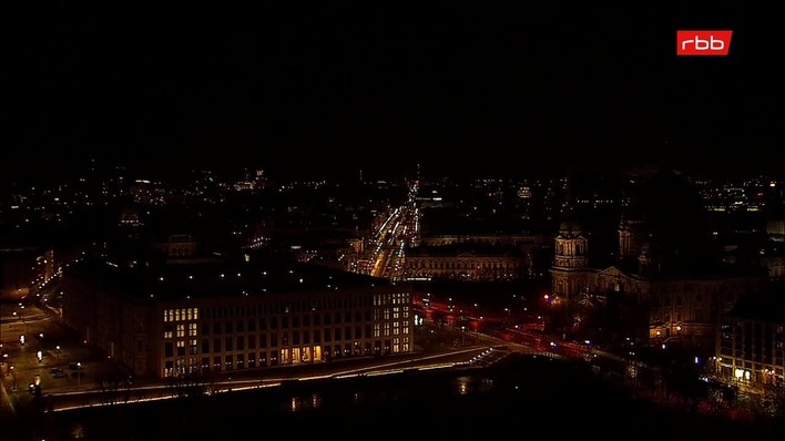 Archiv Foto Webcam Berlin: Rotes Rathaus und Berliner Dom