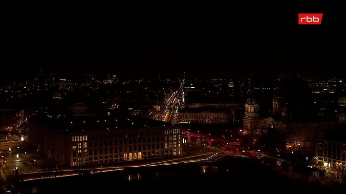 Archiv Foto Webcam Berlin: Rotes Rathaus und Berliner Dom