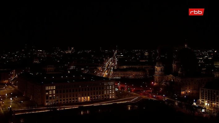 Archiv Foto Webcam Berlin: Rotes Rathaus und Berliner Dom