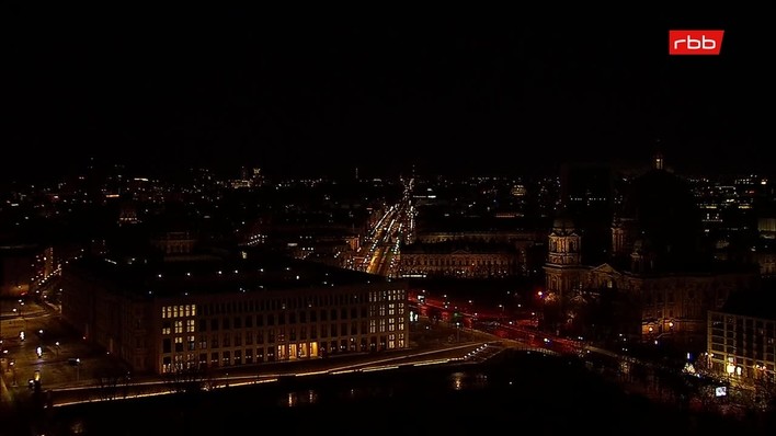 Archiv Foto Webcam Berlin: Rotes Rathaus und Berliner Dom