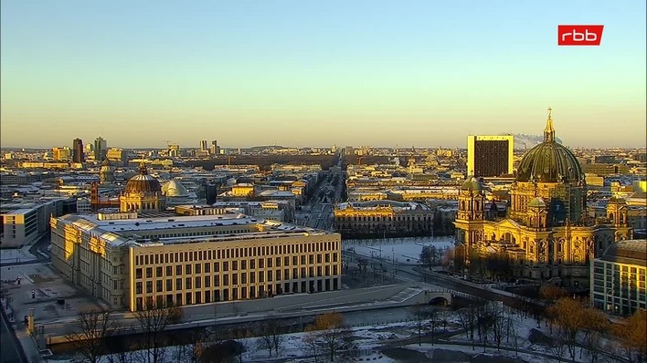 Archiv Foto Webcam Berlin: Rotes Rathaus und Berliner Dom