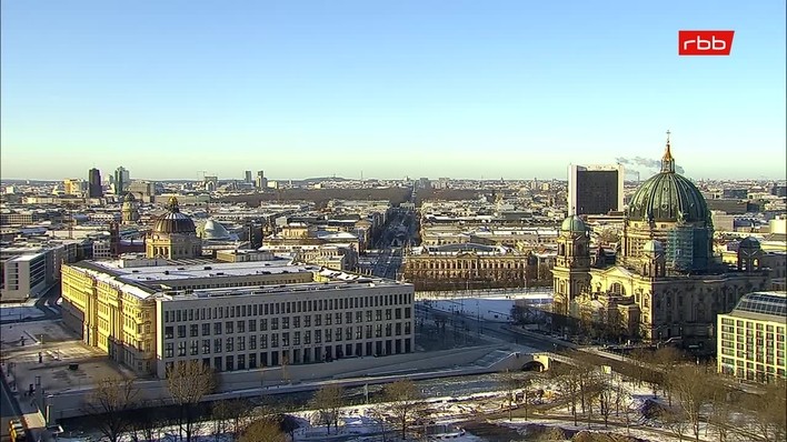 Archiv Foto Webcam Berlin: Rotes Rathaus und Berliner Dom