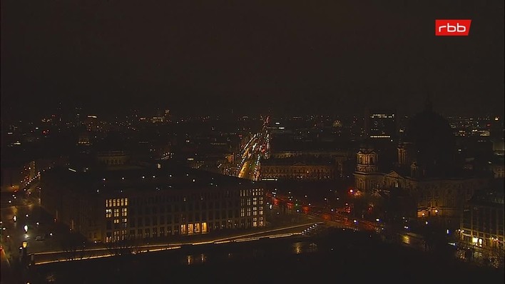 Archiv Foto Webcam Berlin: Rotes Rathaus und Berliner Dom
