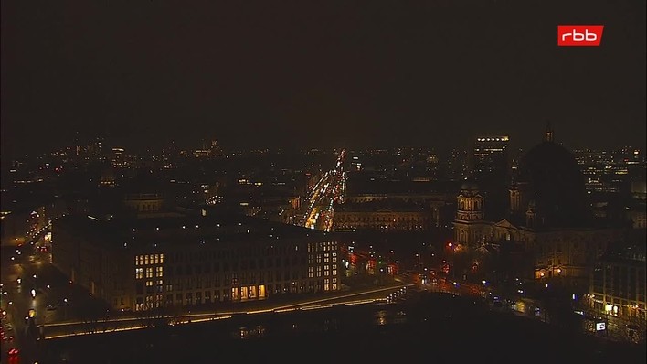Archiv Foto Webcam Berlin: Rotes Rathaus und Berliner Dom