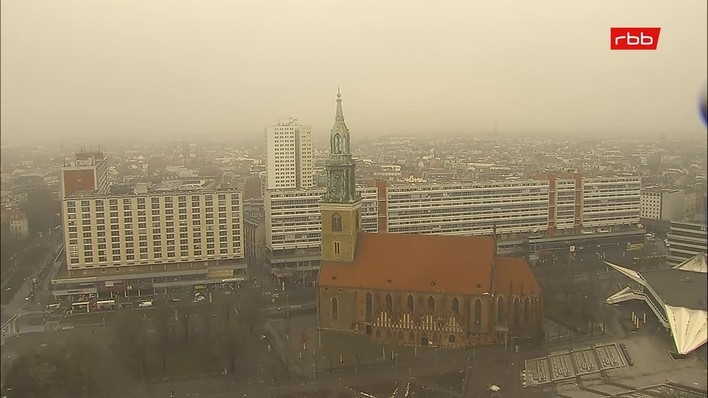 Archiv Foto Webcam Berlin: Rotes Rathaus und Berliner Dom