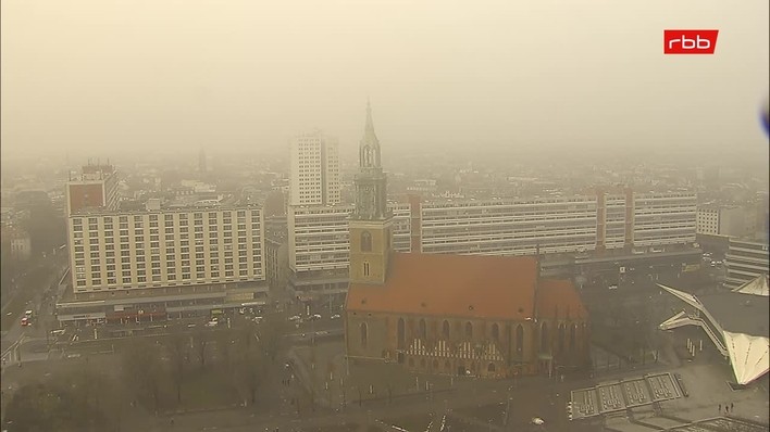 Archiv Foto Webcam Berlin: Rotes Rathaus und Berliner Dom
