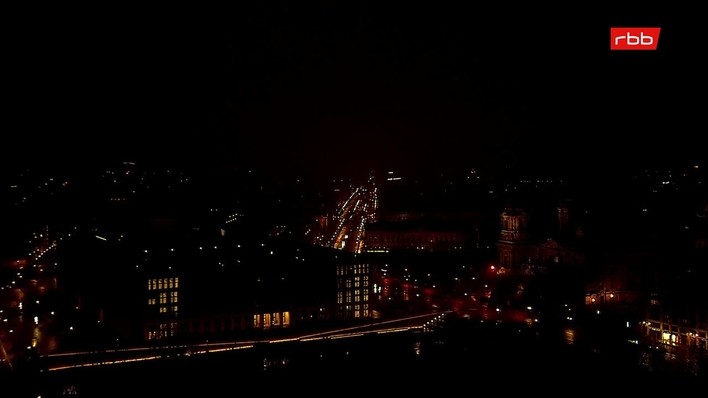 Archiv Foto Webcam Berlin: Rotes Rathaus und Berliner Dom