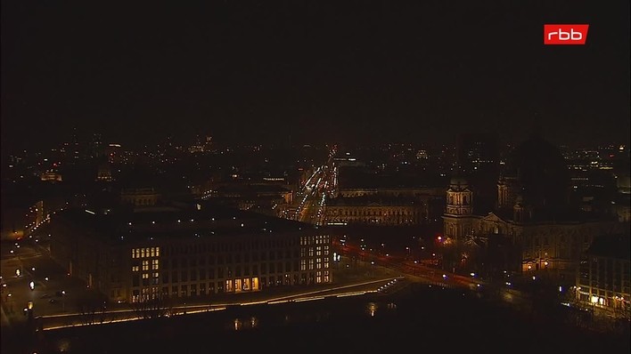 Archiv Foto Webcam Berlin: Rotes Rathaus und Berliner Dom