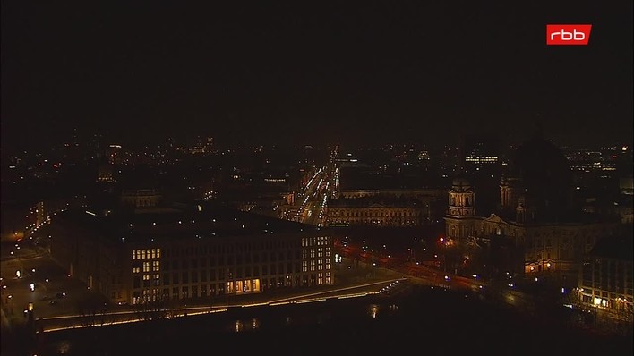 Archiv Foto Webcam Berlin: Rotes Rathaus und Berliner Dom