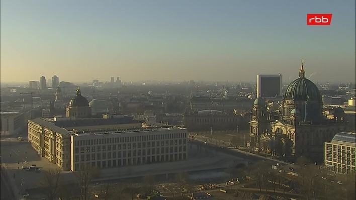 Archiv Foto Webcam Berlin: Rotes Rathaus und Berliner Dom