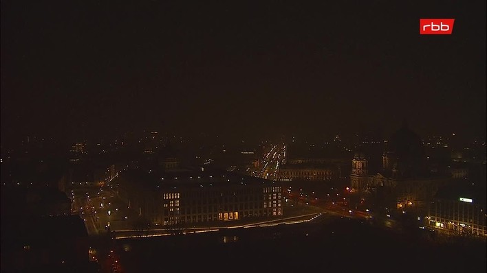 Archiv Foto Webcam Berlin: Rotes Rathaus und Berliner Dom