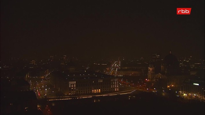 Archiv Foto Webcam Berlin: Rotes Rathaus und Berliner Dom