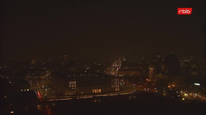 Archiv Foto Webcam Berlin: Rotes Rathaus und Berliner Dom
