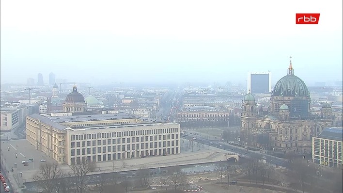 Archiv Foto Webcam Berlin: Rotes Rathaus und Berliner Dom