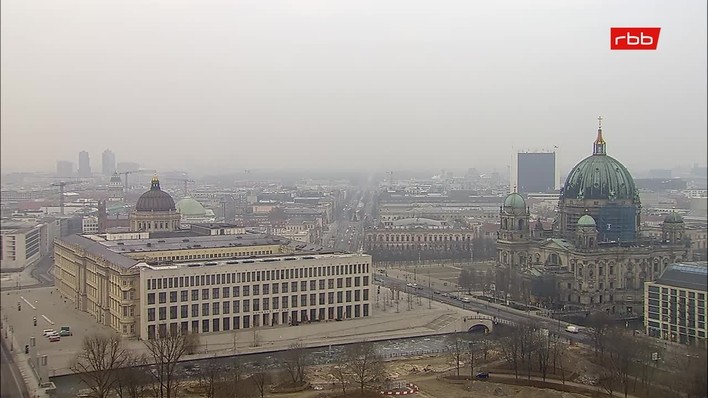 Archiv Foto Webcam Berlin: Rotes Rathaus und Berliner Dom