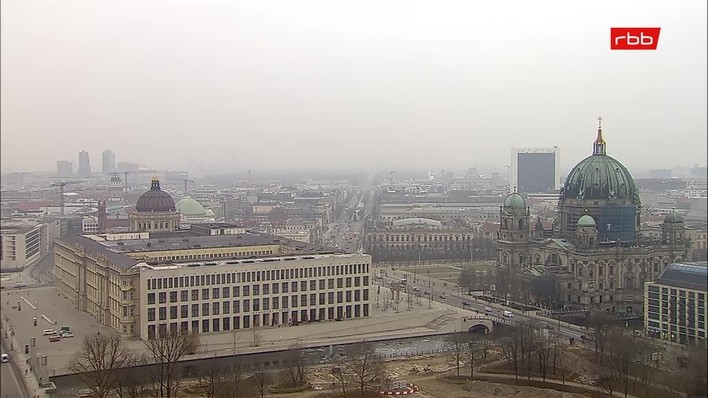 Archiv Foto Webcam Berlin: Rotes Rathaus und Berliner Dom