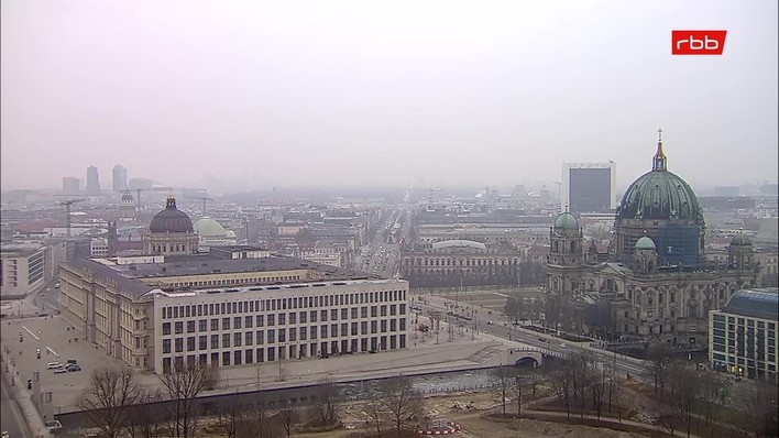 Archiv Foto Webcam Berlin: Rotes Rathaus und Berliner Dom