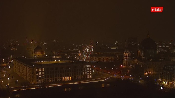 Archiv Foto Webcam Berlin: Rotes Rathaus und Berliner Dom
