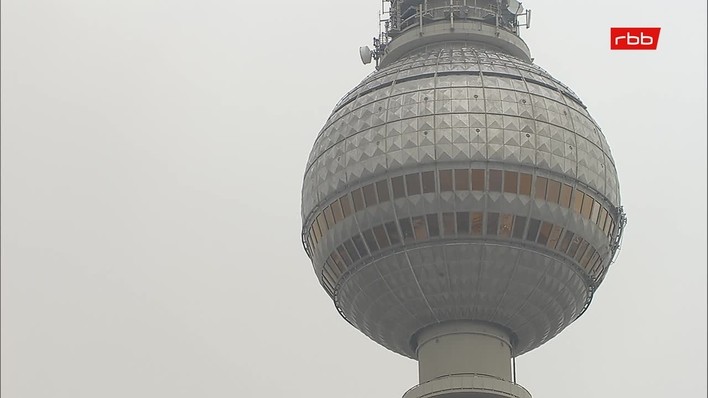Archiv Foto Webcam Berlin: Rotes Rathaus und Berliner Dom