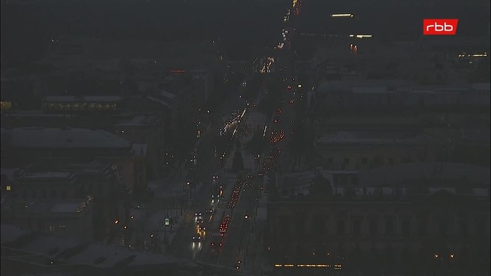 Archiv Foto Webcam Berlin: Rotes Rathaus und Berliner Dom