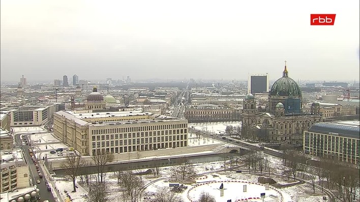 Archiv Foto Webcam Berlin: Rotes Rathaus und Berliner Dom