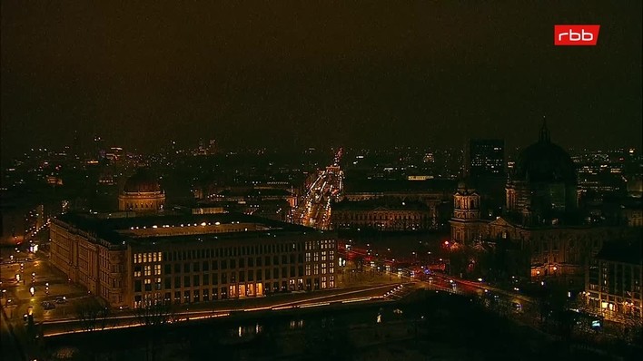 Archiv Foto Webcam Berlin: Rotes Rathaus und Berliner Dom
