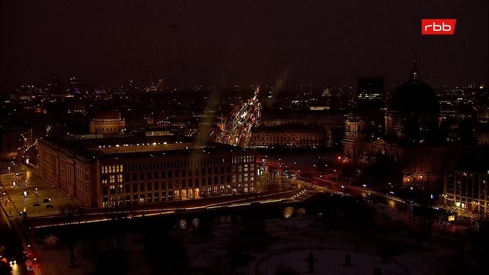 Archiv Foto Webcam Berlin: Rotes Rathaus und Berliner Dom
