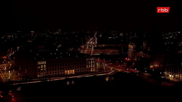 Archiv Foto Webcam Berlin: Rotes Rathaus und Berliner Dom