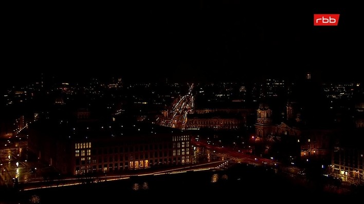 Archiv Foto Webcam Berlin: Rotes Rathaus und Berliner Dom