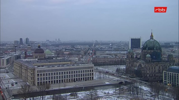 Archiv Foto Webcam Berlin: Rotes Rathaus und Berliner Dom