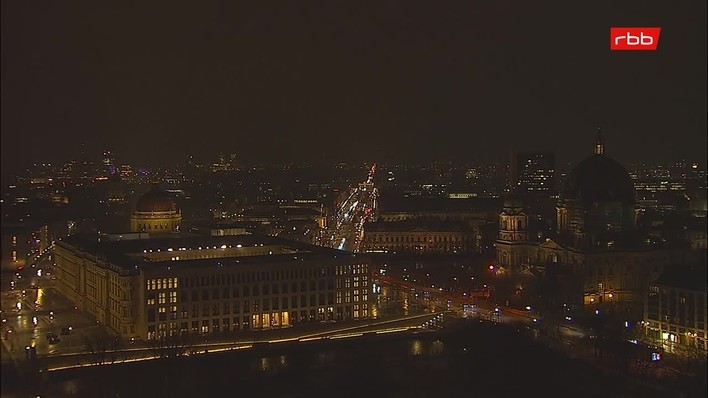 Archiv Foto Webcam Berlin: Rotes Rathaus und Berliner Dom