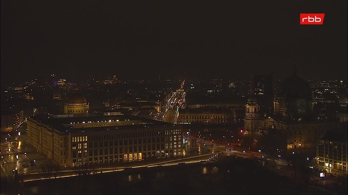 Archiv Foto Webcam Berlin: Rotes Rathaus und Berliner Dom