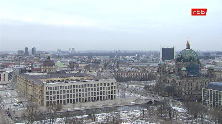 Archiv Foto Webcam Berlin: Rotes Rathaus und Berliner Dom