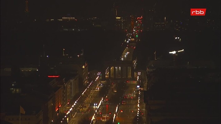 Archiv Foto Webcam Berlin: Rotes Rathaus und Berliner Dom