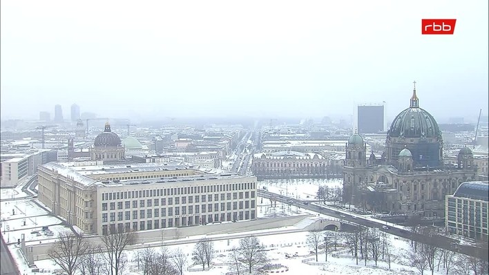 Archiv Foto Webcam Berlin: Rotes Rathaus und Berliner Dom