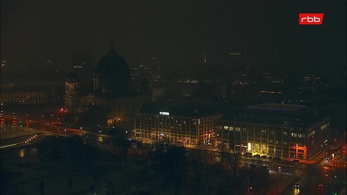 Archiv Foto Webcam Berlin: Rotes Rathaus und Berliner Dom