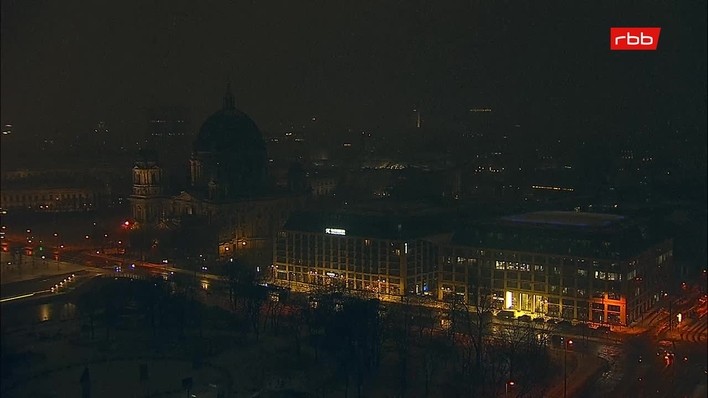 Archiv Foto Webcam Berlin: Rotes Rathaus und Berliner Dom