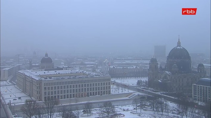 Archiv Foto Webcam Berlin: Rotes Rathaus und Berliner Dom