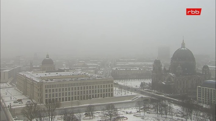 Archiv Foto Webcam Berlin: Rotes Rathaus und Berliner Dom