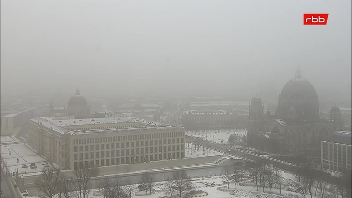 Archiv Foto Webcam Berlin: Rotes Rathaus und Berliner Dom