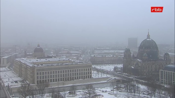Archiv Foto Webcam Berlin: Rotes Rathaus und Berliner Dom