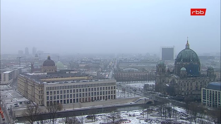 Archiv Foto Webcam Berlin: Rotes Rathaus und Berliner Dom